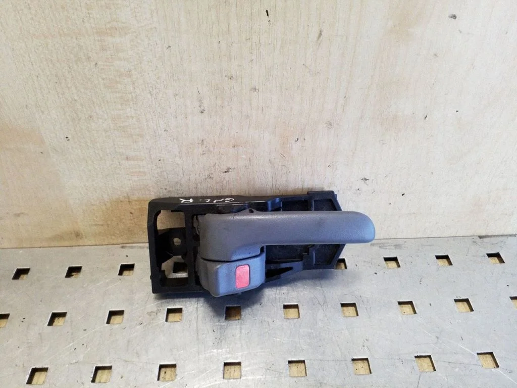 Rear door interior handle – right