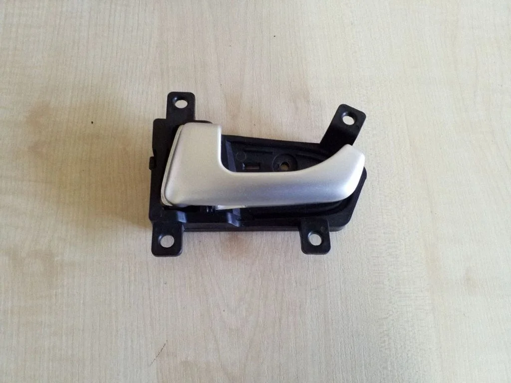 Rear door interior handle 826103U000