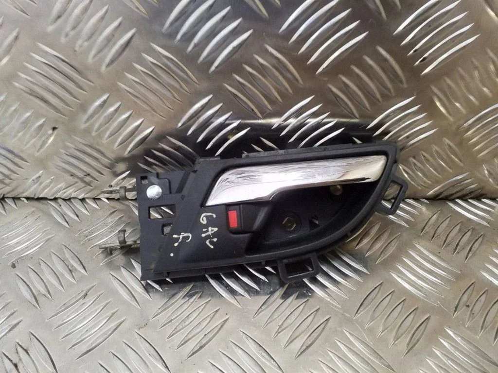 Rear door interior handle – Honda CR-V (2007-2012)