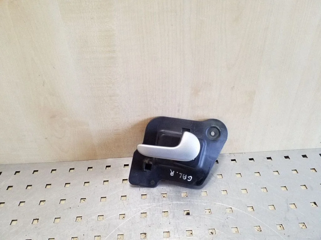 Rear door interior handle 13121861
