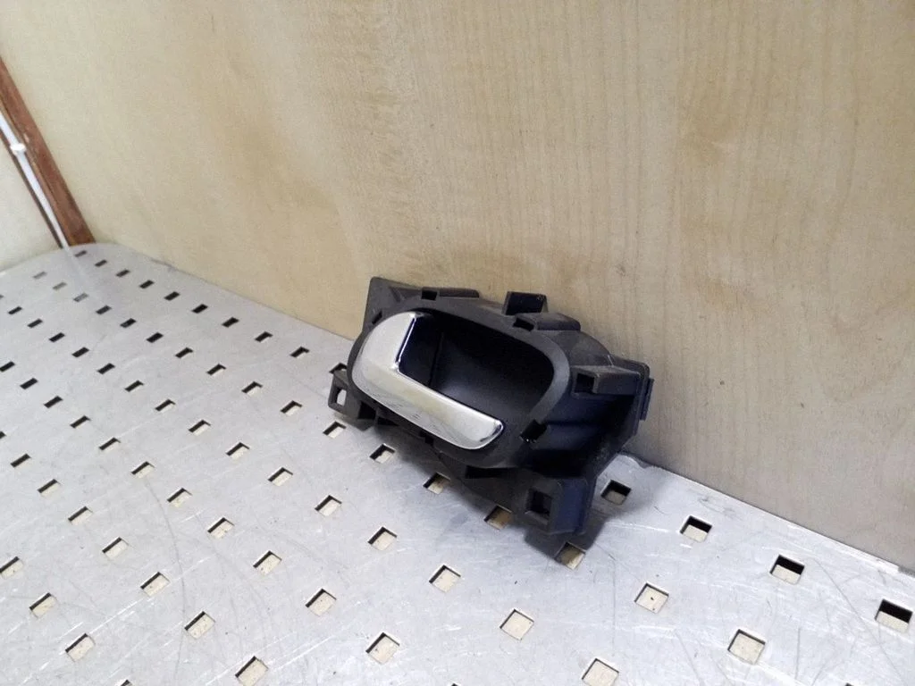 Rear door interior handle 96526178