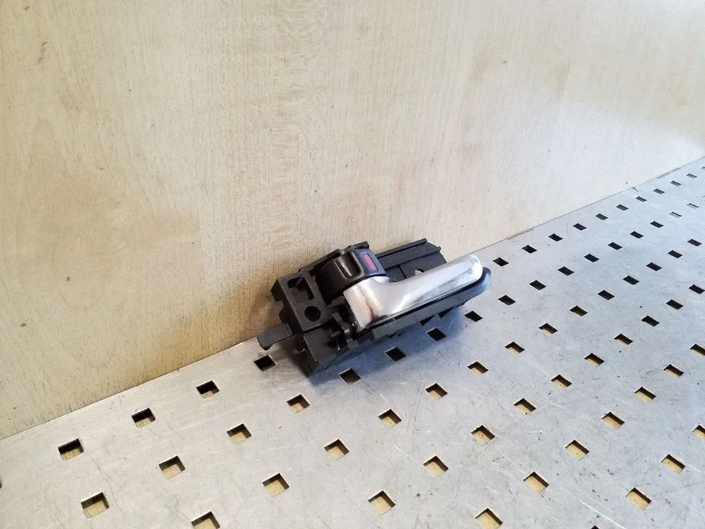 Tagaukse sisemine käepide 50594A1
