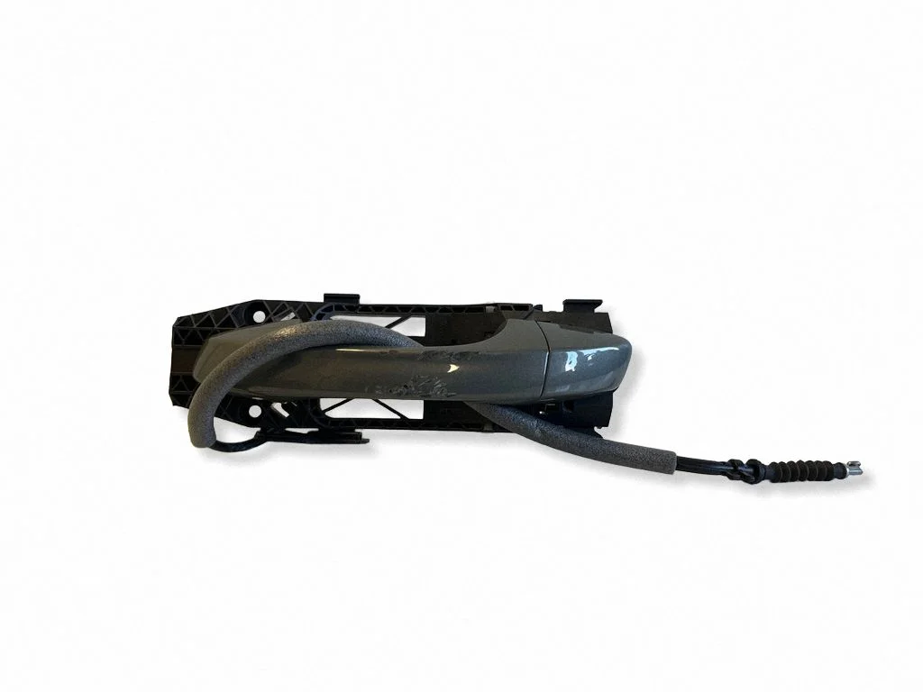 Tagaukse välimine käepide 8V0839885