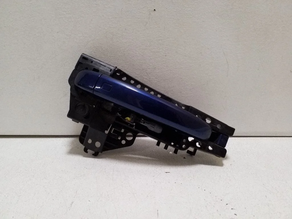 Tagaukse välimine käepide 8T8837886B