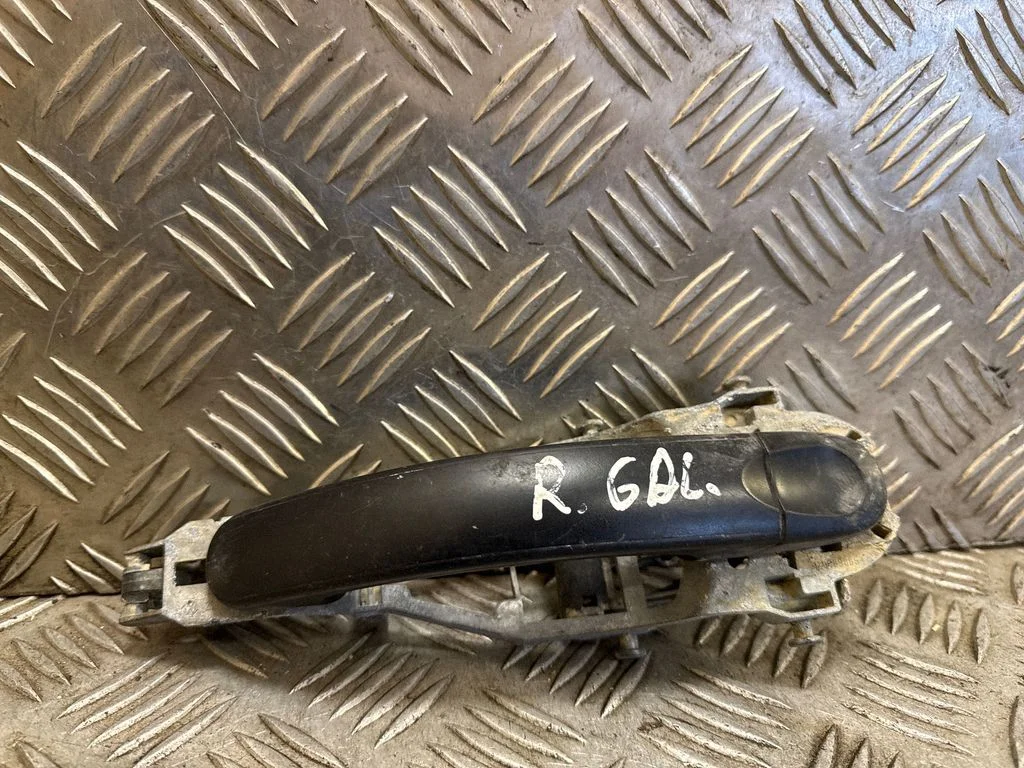 Aizmugurējo durvju ārējais atvēršanas rokturis – Volkswagen Golf Plus (2005-2013)