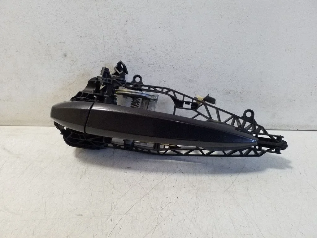 Aizmugurējo durvju ārējais atvēršanas rokturis – BMW X5 F15 (2013-2017)