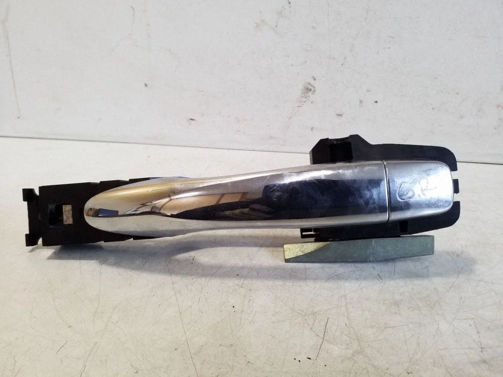 Rear door exterior handle – right