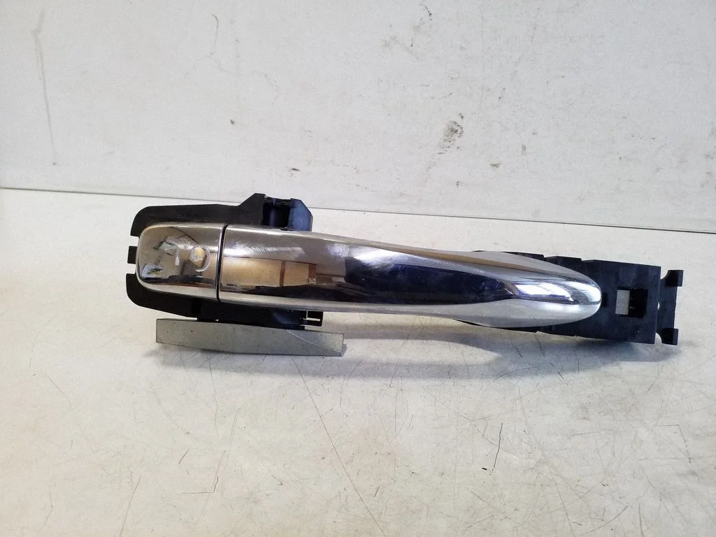 Rear door exterior handle – left
