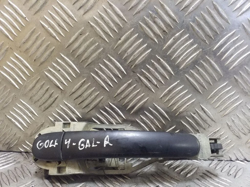 Tagaukse välimine käepide 3B0837885
