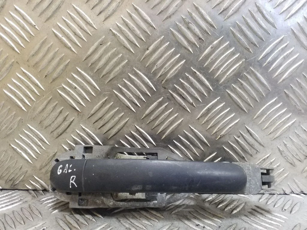 Tagaukse välimine käepide 3B0837885