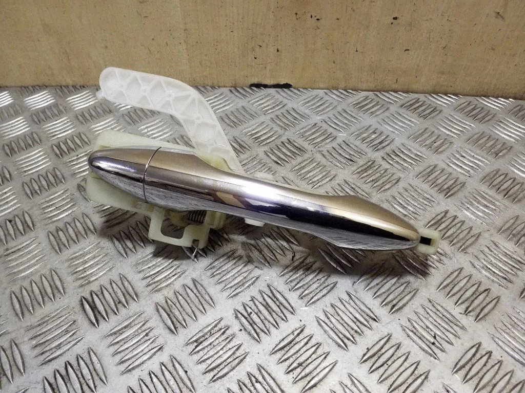 Tagaukse välimine käepide 9075200400