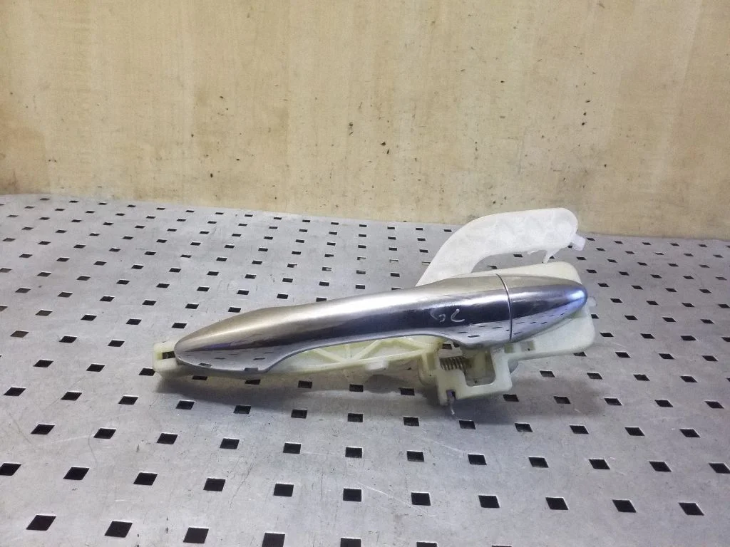 Tagaukse välimine käepide 9075100400