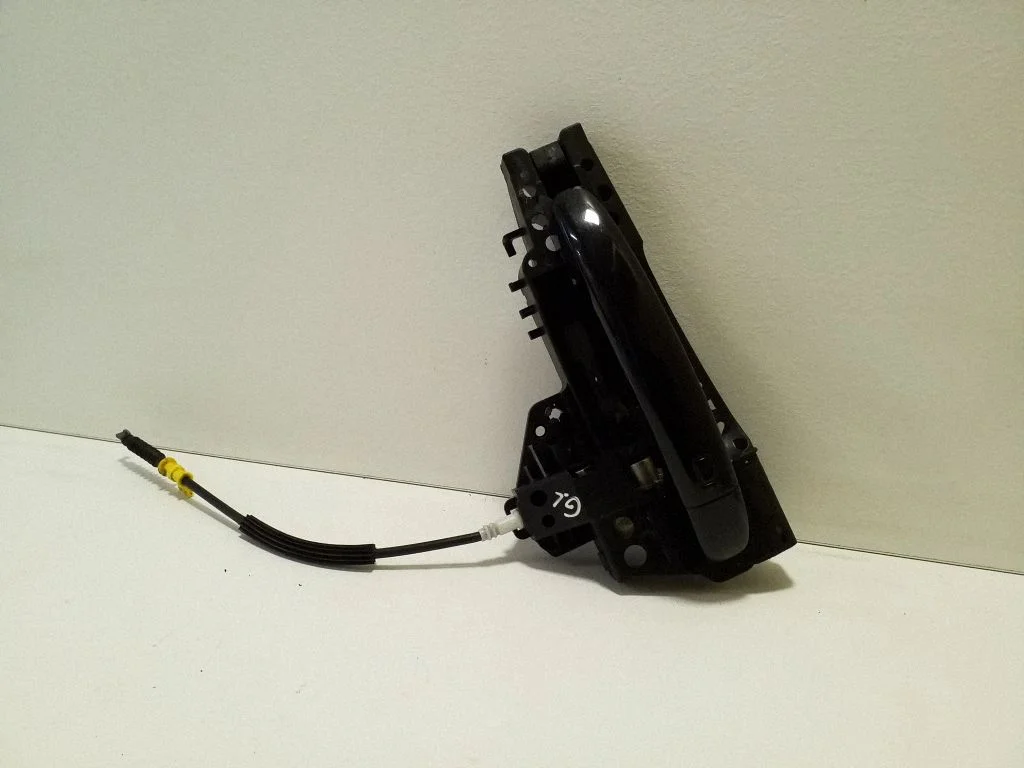 Tagaukse välimine käepide 8U0837885