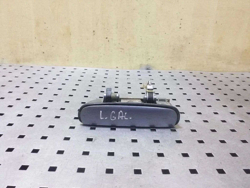 Tagaukse välimine käepide 4B1837885A