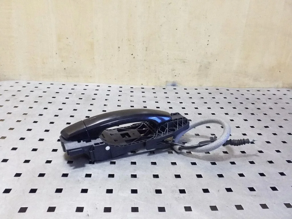 Rear door exterior handle 8V0839885