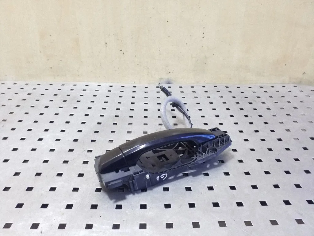 Rear door exterior handle 8V0839885