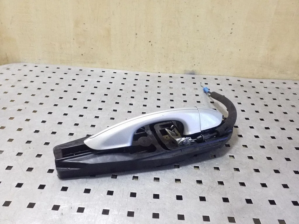 Rear door exterior handle ES73F22464AD