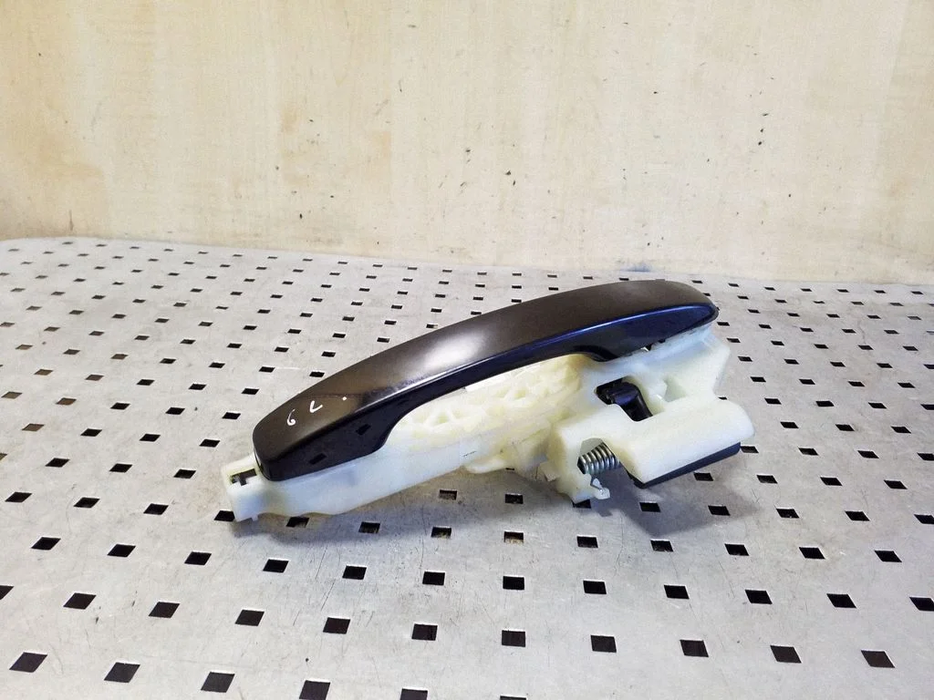 Rear door exterior handle – left
