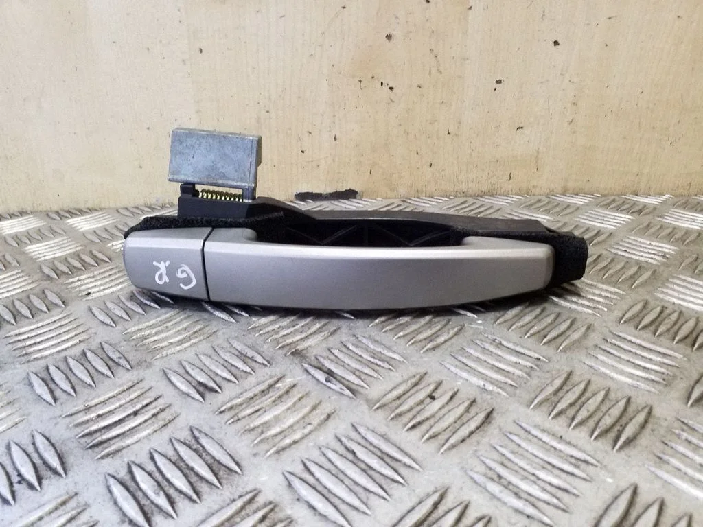 Rear door exterior handle – right