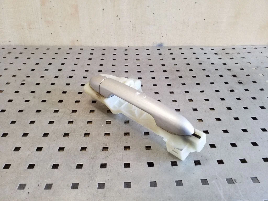 Rear door exterior handle – right