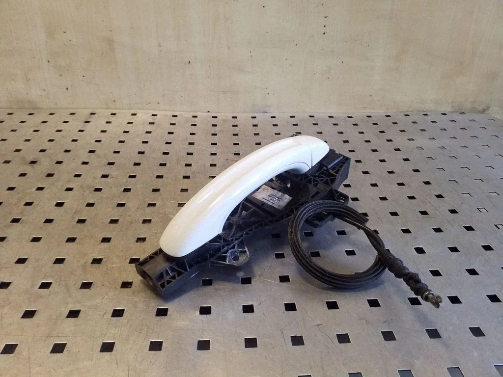 Tagaukse välimine käepide 4L0839885F