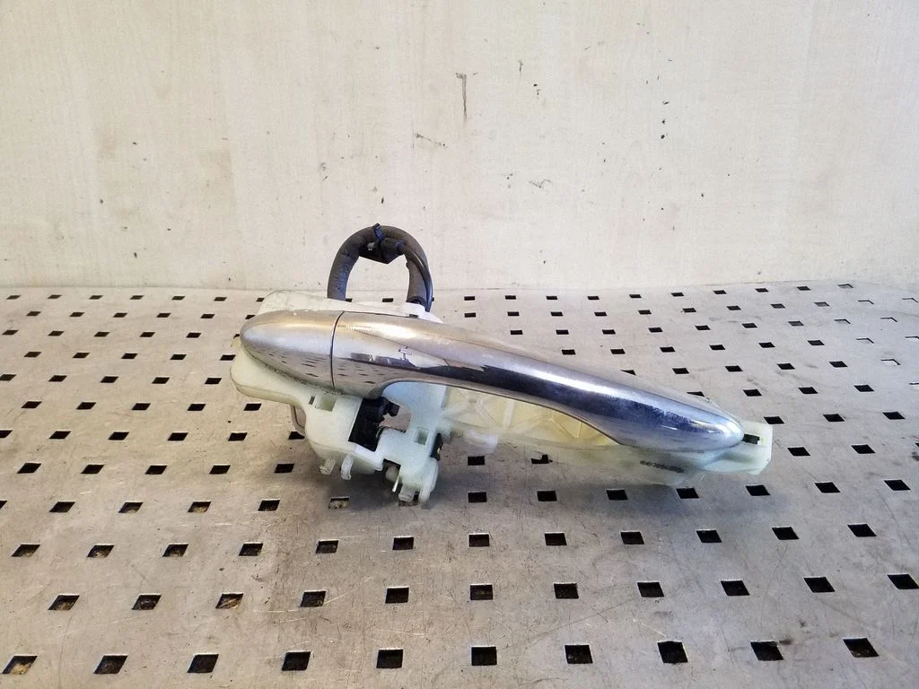 Aizmugurējo durvju ārējais atvēršanas rokturis 9091100400