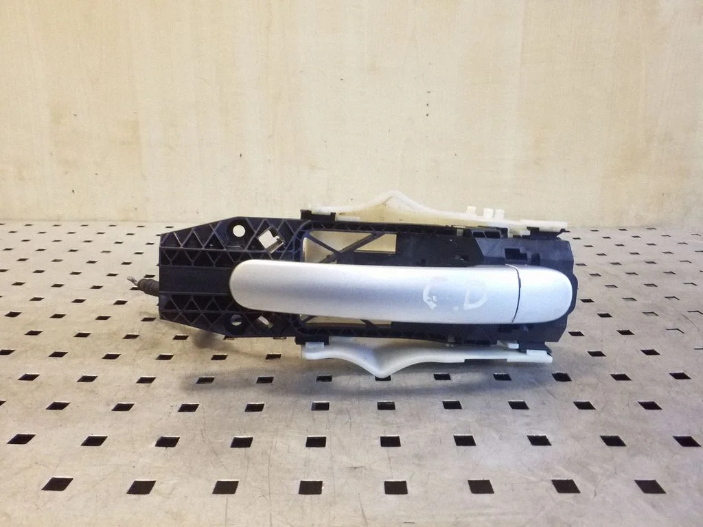 Tagaukse välimine käepide 5N0839885H