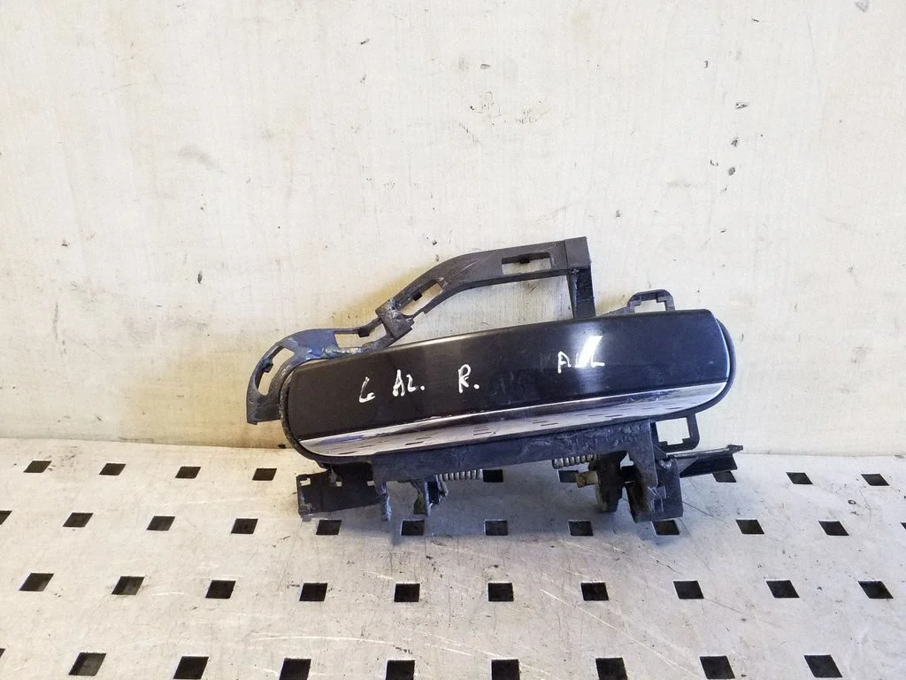 Tagaukse välimine käepide 4F0837886
