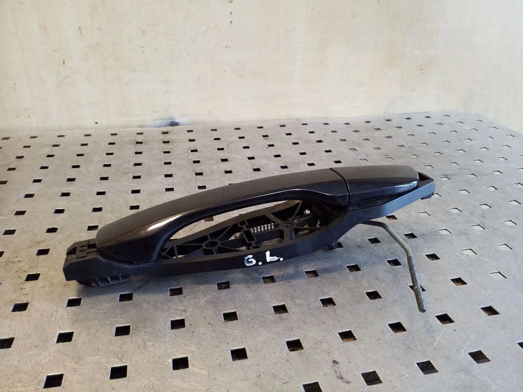 Rear door exterior handle – left