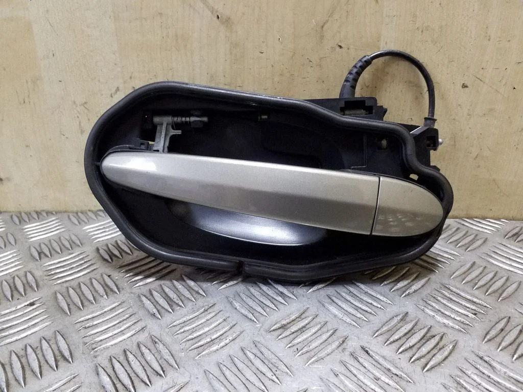 Rear door exterior handle – BMW X3 E83 (2003-2010)