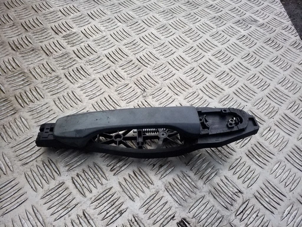 Tagaukse välimine käepide 30649082