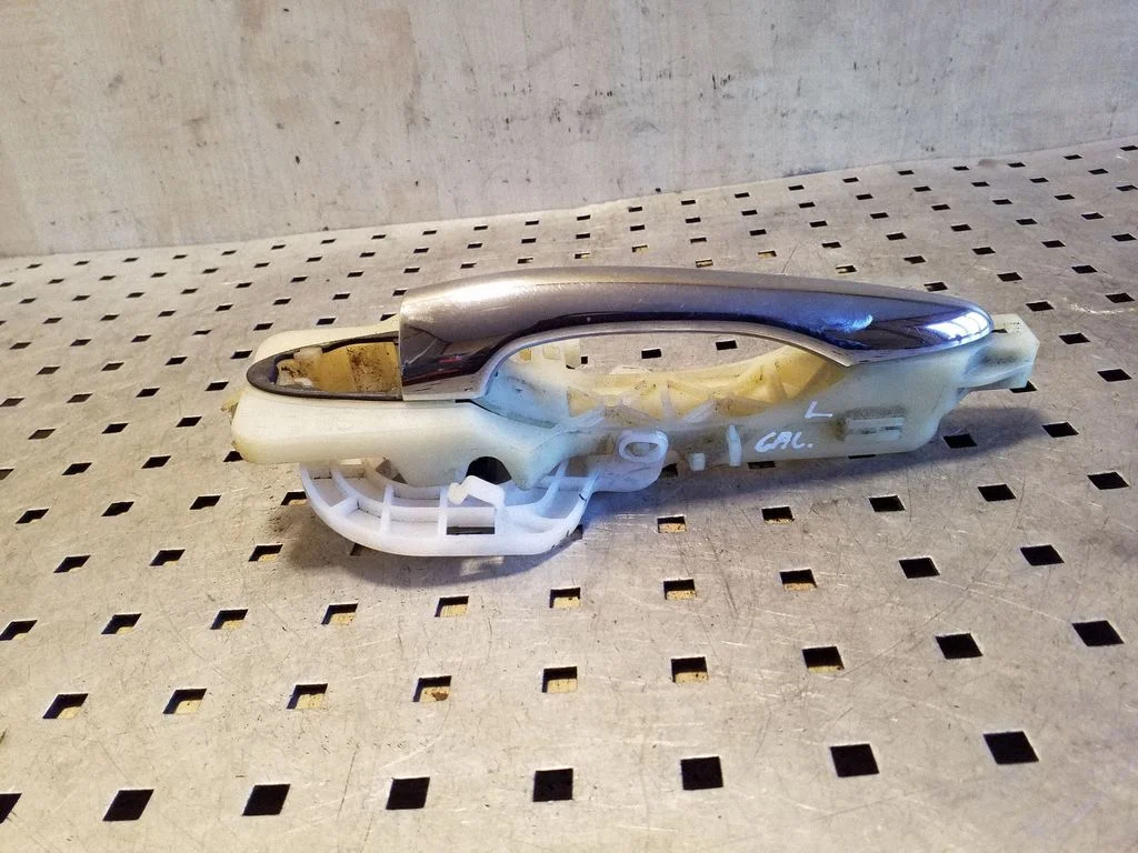 Rear door exterior handle – KIA Sportage (2011-2016)