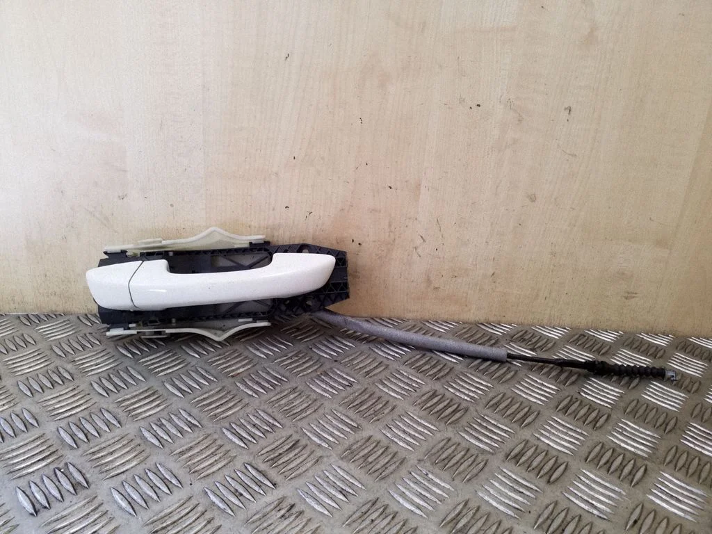 Aizmugurējo durvju ārējais atvēršanas rokturis 5N0839885H