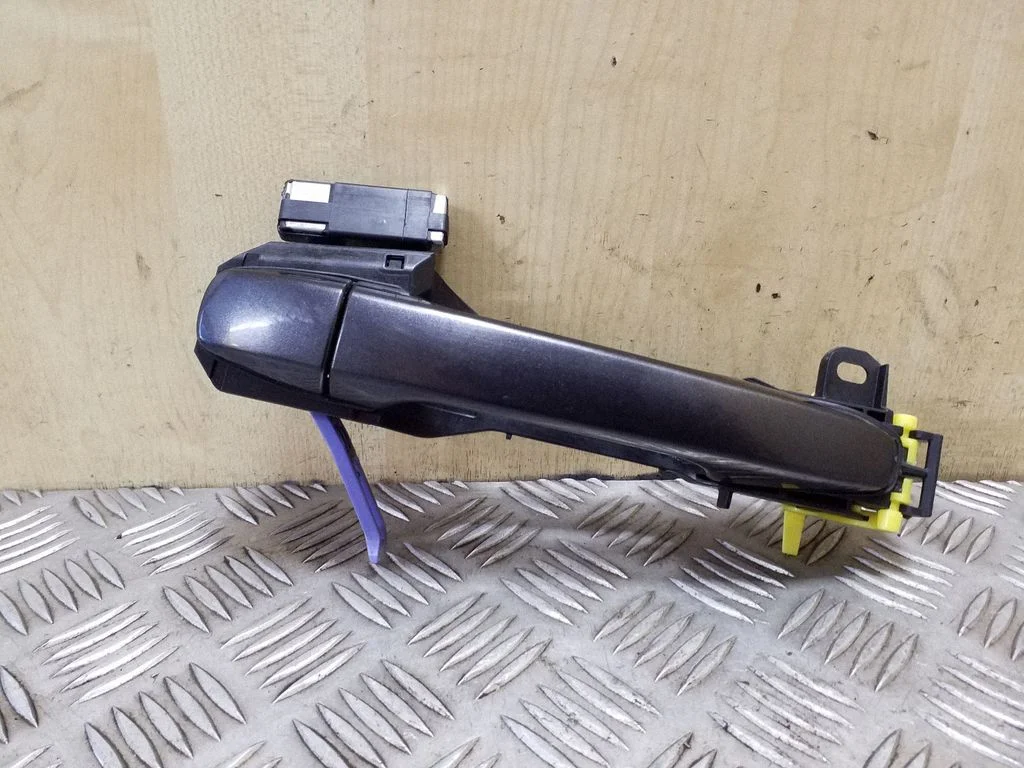 Rear door exterior handle – right