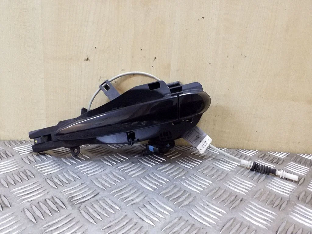 Rear door exterior handle – left