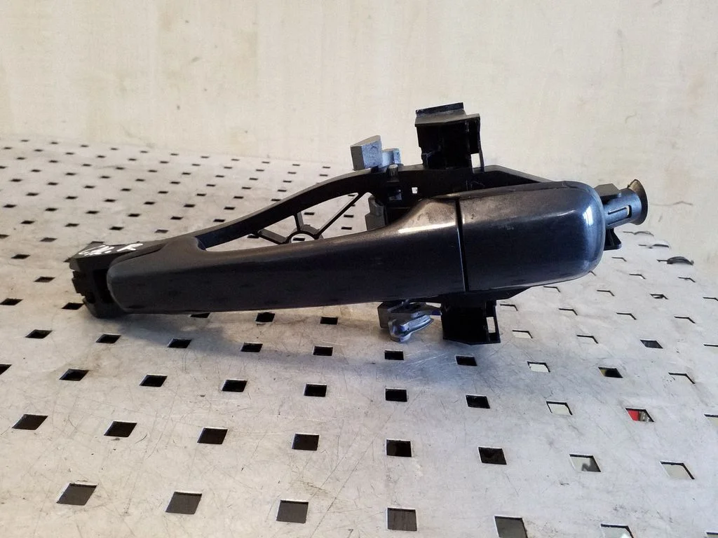 Tagaukse välimine käepide 30784203