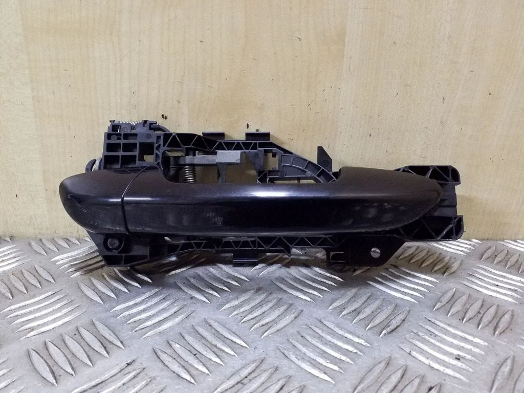 Tagaukse välimine käepide 3C0837886J