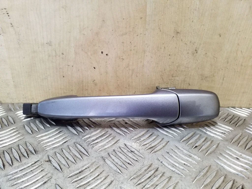 Rear door exterior handle – left