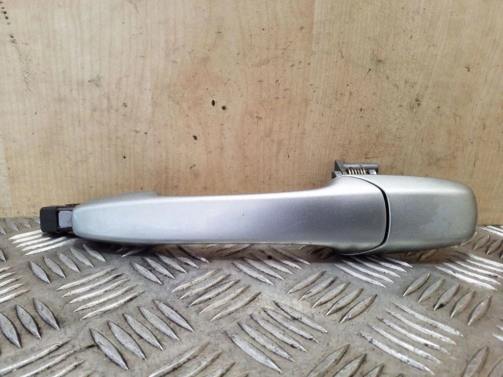Rear door exterior handle – left