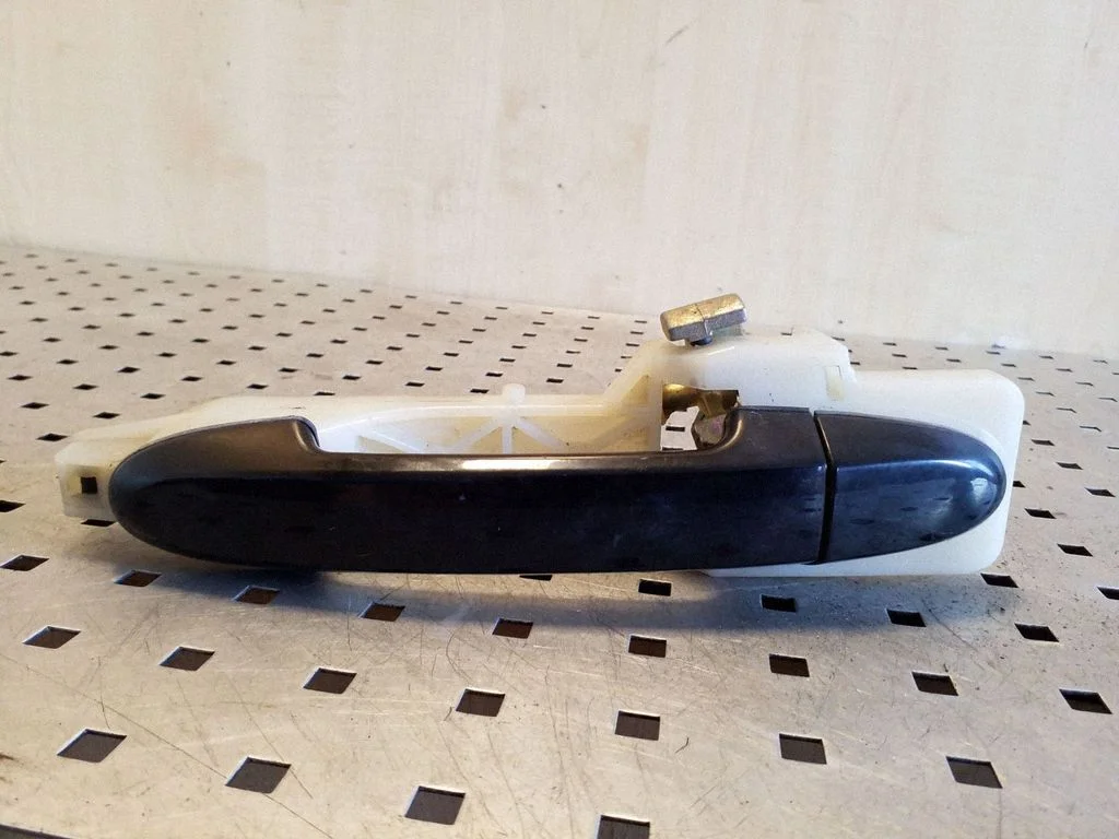 Rear door exterior handle – Hyundai Santa Fe (2006-2012)