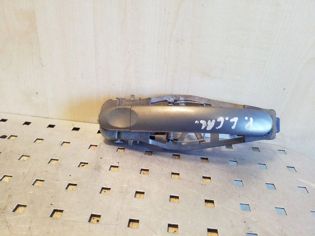 Rear door exterior handle – left