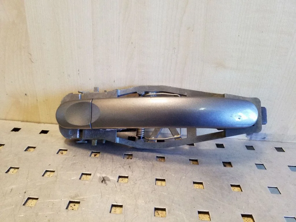 Rear door exterior handle – left
