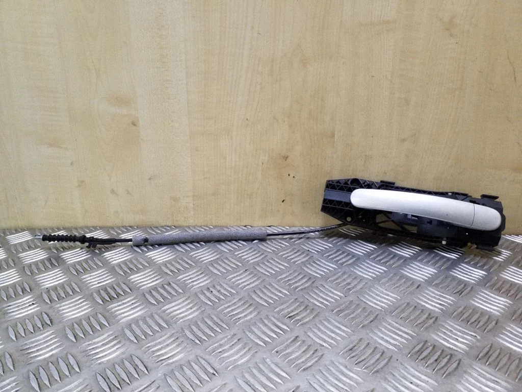 Rear door exterior handle – left