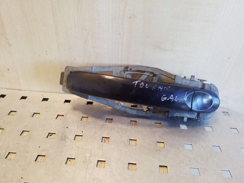 Rear door exterior handle – left