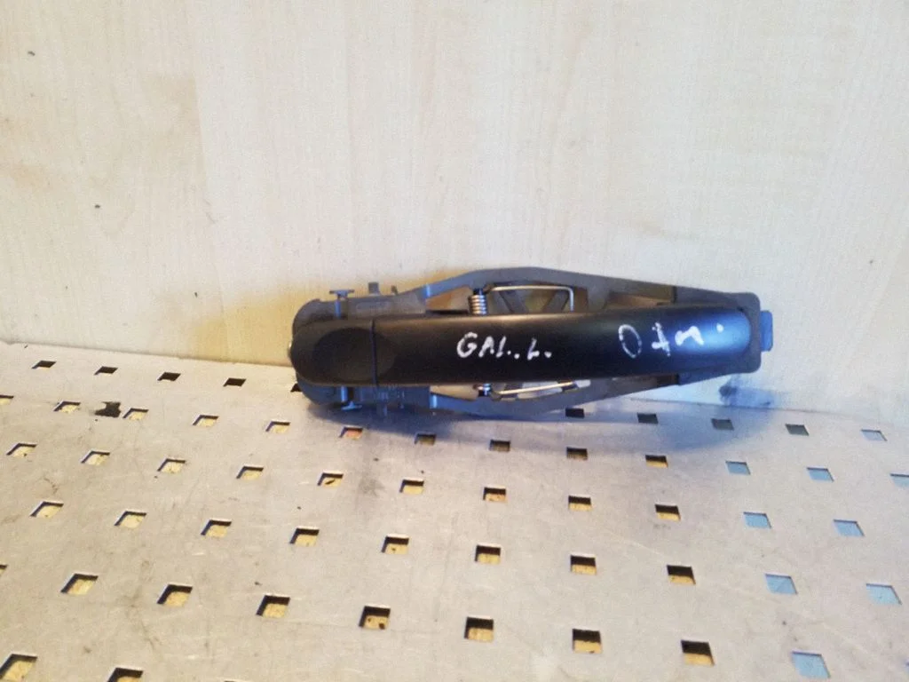 Rear door exterior handle – left