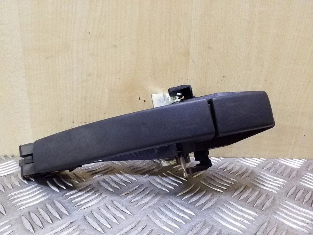 Rear door exterior handle – Land Rover Freelander 2 - LR2 (2007-2016)