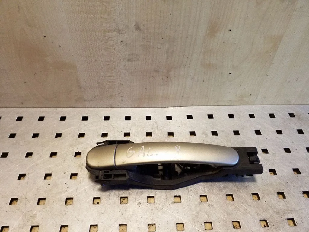 Rear door exterior handle – right