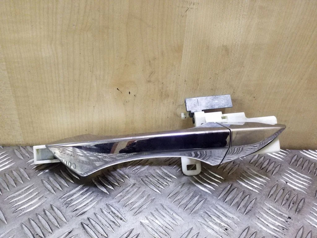 Rear door exterior handle – left