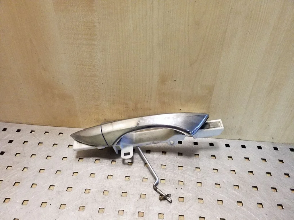 Rear door exterior handle – right