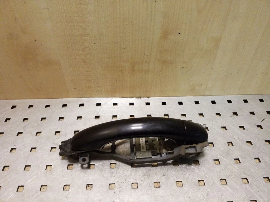 Tagaukse välimine käepide 7L0839885A
